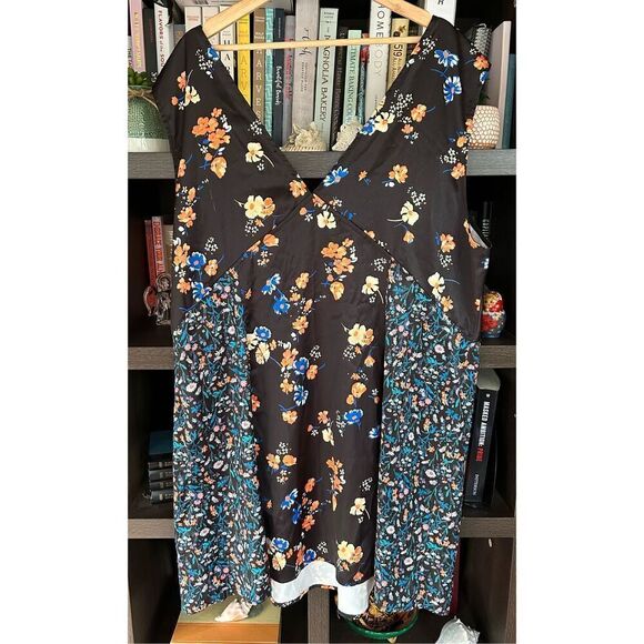 NWOT Nasty Gal Floral Print Satin V-Neck Mini Dress Plus Size US 22 - Picture 4 of 8